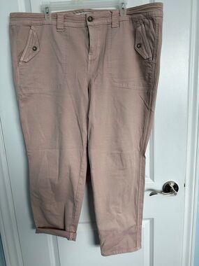 torrid Blush Pink Capri Pants with Star-Trim Waistband